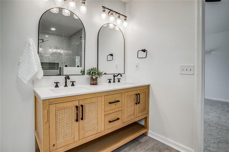 819 Porter Ridge Rd, Kearney, MO 64060