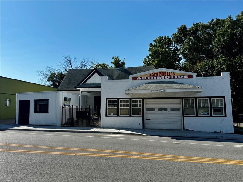 517 W 75th St, Kansas City, MO 64114