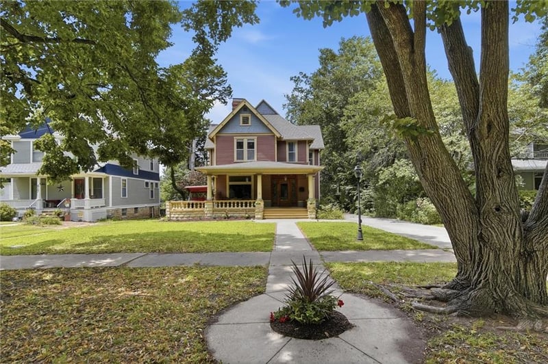 411 SW Woodlawn Ave, Topeka, KS 66606