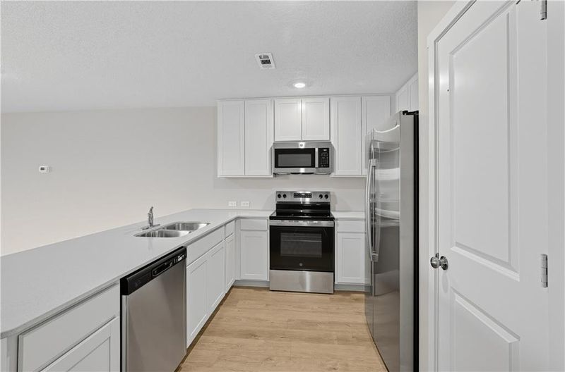 37867 W 208th Ter, Edgerton, KS 66021