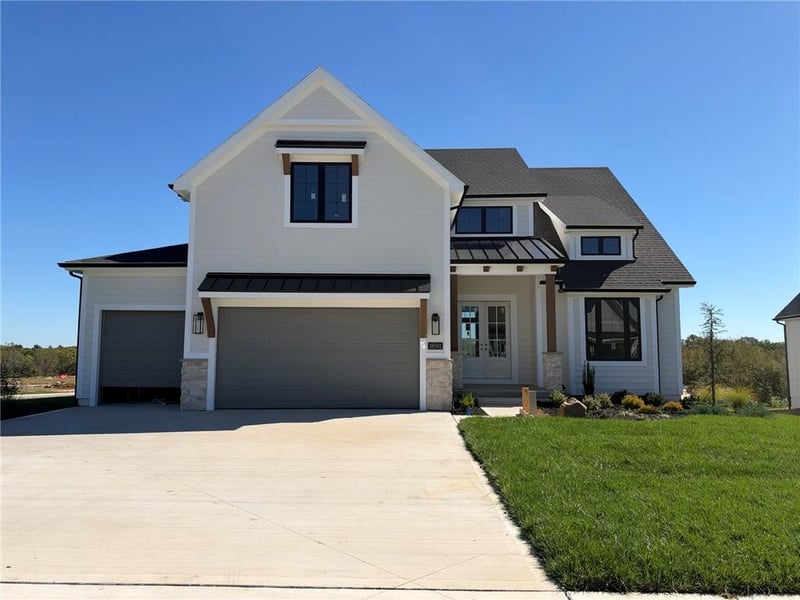 18501 Windsor St, Overland Park, KS 66085