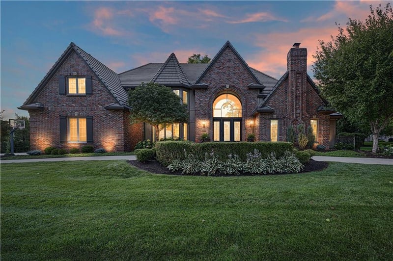 2844 W 118th Ter, Leawood, KS 66211
