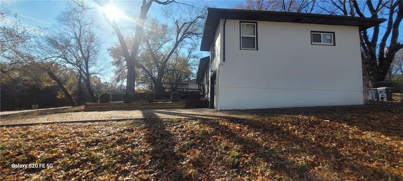 9008 Indiana Ave, Kansas City, MO 64132