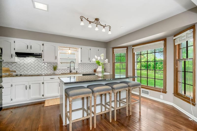 46 E 106th St, Kansas City, MO 64114