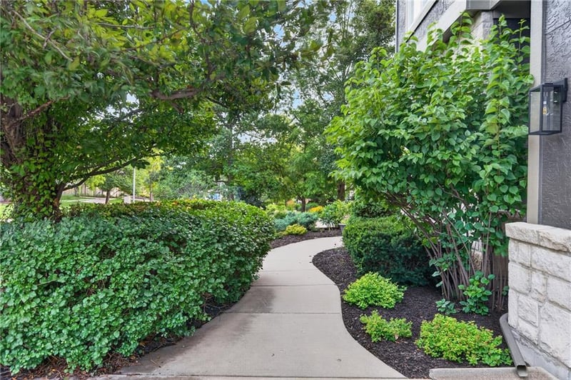 26400 W 111th Ter, Olathe, KS 66061