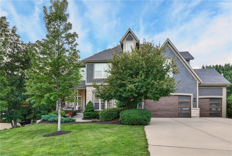 26400 W 111th Ter, Olathe, KS 66061