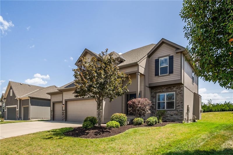 6011 NW 92nd Ter, Kansas City, MO 64154