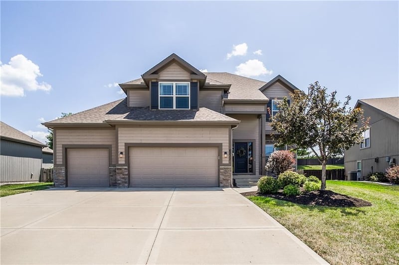 6011 NW 92nd Ter, Kansas City, MO 64154