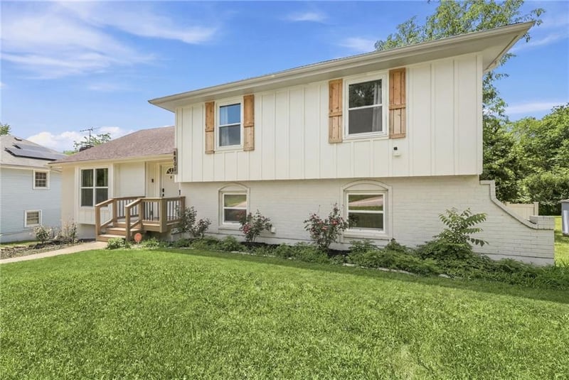8908 Evanston Ave, Kansas City, MO 64138