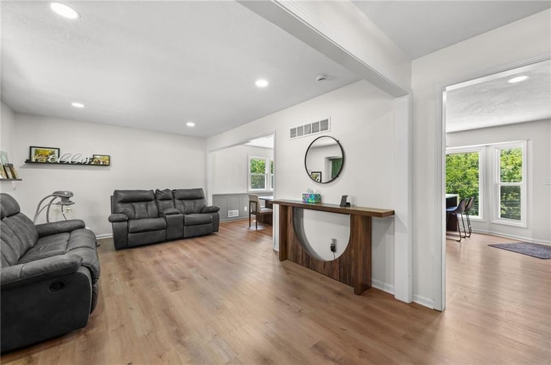 8908 Evanston Ave, Kansas City, MO 64138