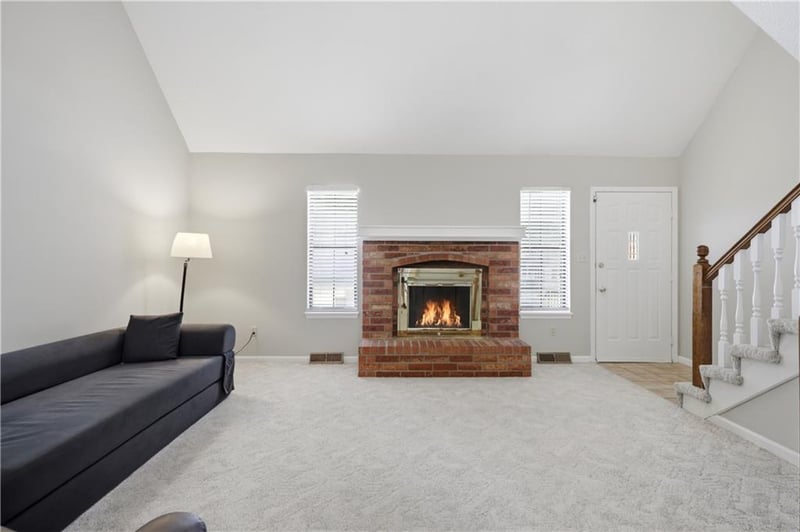 131 SW Donovan Rd, Lee's Summit, MO 64063