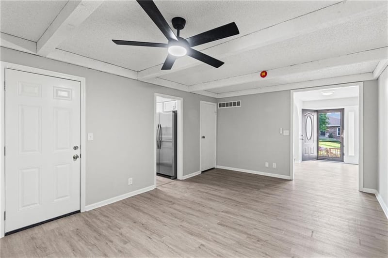 403 Kingsley Ave, Liberty, MO 64068