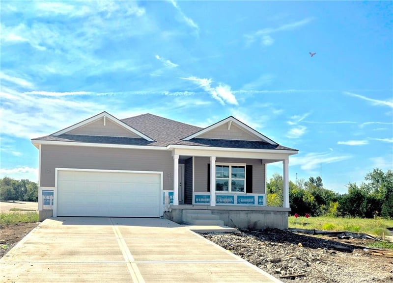 21061 W 217th Ct, Spring Hill, KS 66083