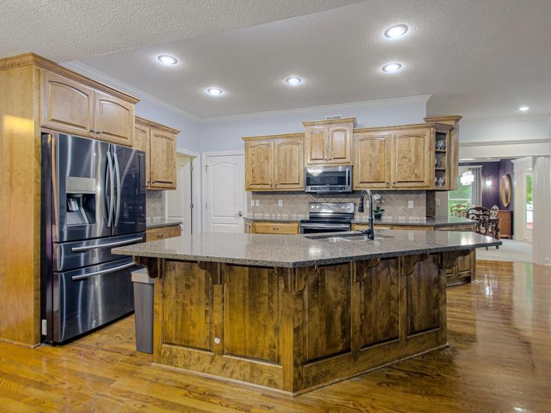 21431 W 112th Ter, Olathe, KS 66061