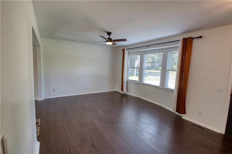8938 Knox Ln, Overland Park, KS 66212