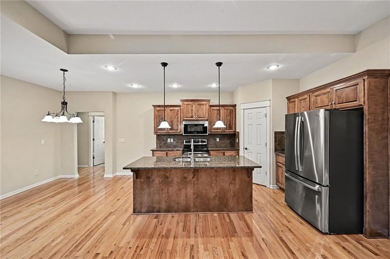 408 E 30th Ave, Kansas City, MO 64116