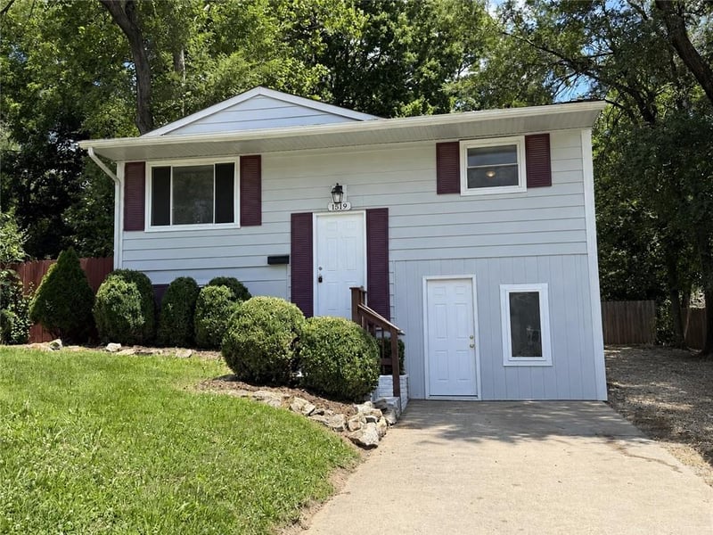 1519 N Geronimo Dr, Independence, MO 64058