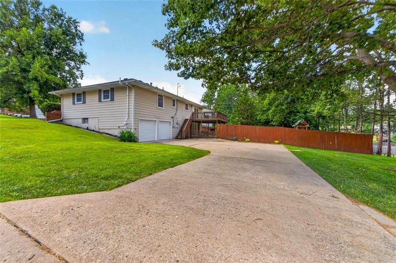 9200 Wyandotte St, Kansas City, MO 64114