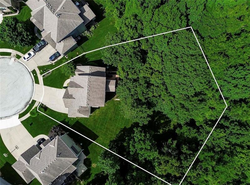 14480 NW 64th Ter, Parkville, MO 64152