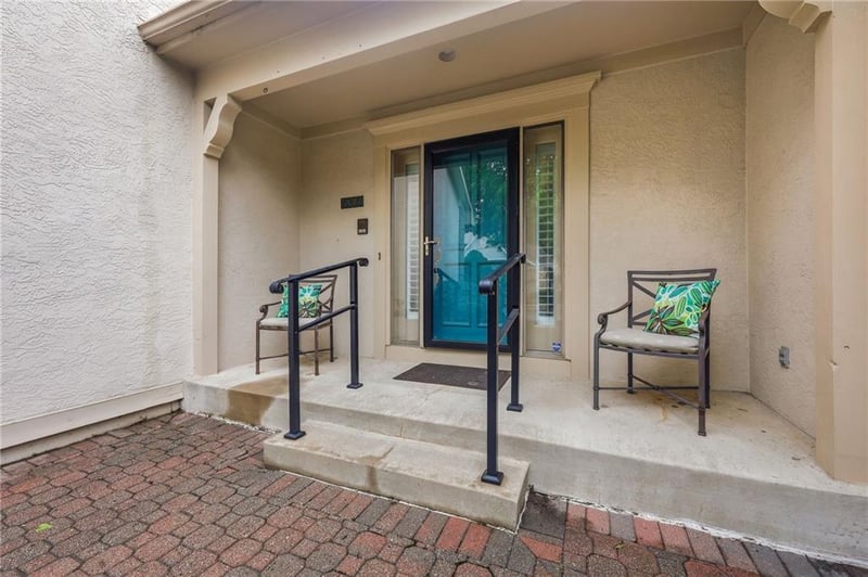 6305 W 92 St, Overland Park, KS 66212