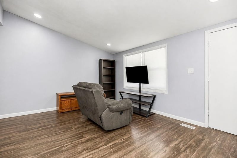 8309 E 93rd St, Kansas City, MO 64138