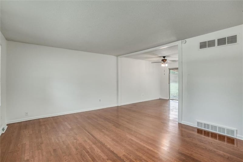 439 E Whittier St, Kansas City, MO 64119