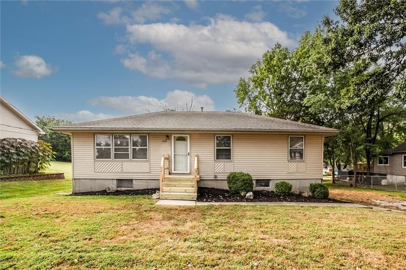 439 E Whittier St, Kansas City, MO 64119