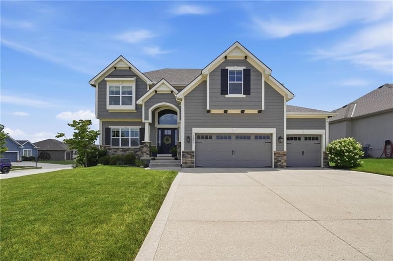1801 NW 95th St, Kansas City, MO 64155