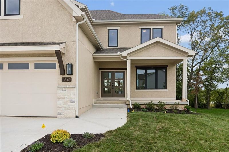 1957 Longview Dr, Liberty, MO 64068