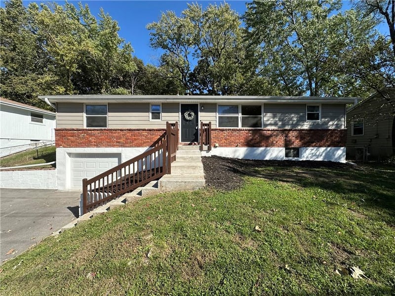 6303 N Broadway St, Kansas City, MO 64118