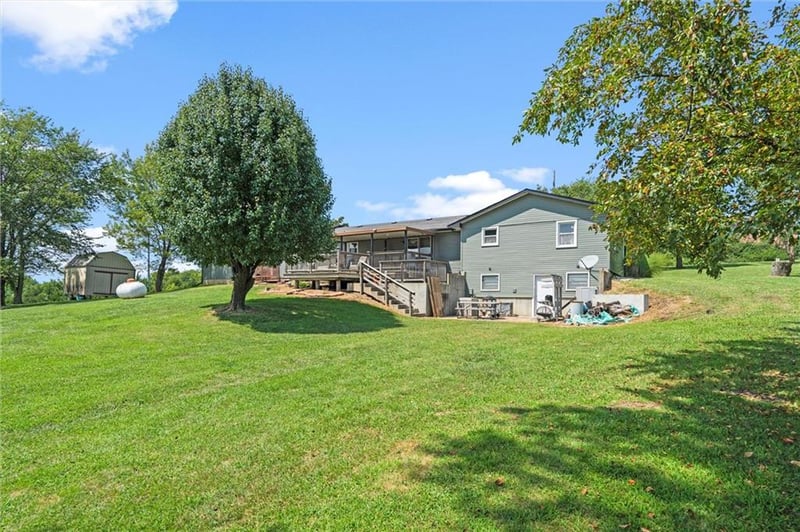 17739 Eisenhower Rd, Leavenworth, KS 66048