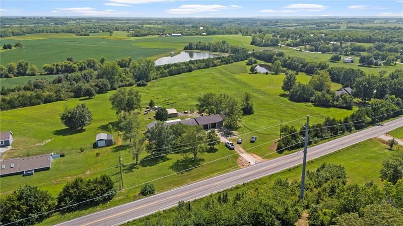 17739 Eisenhower Rd, Leavenworth, KS 66048