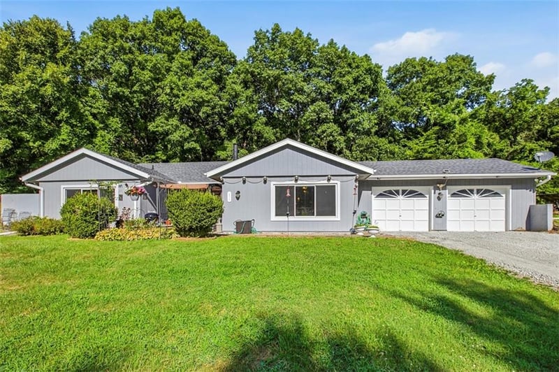 8314 S Corn Rd, Oak Grove, MO 64075