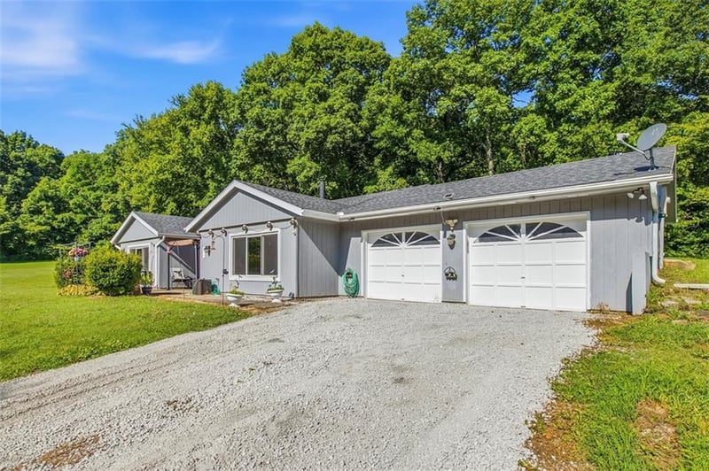 8314 S Corn Rd, Oak Grove, MO 64075