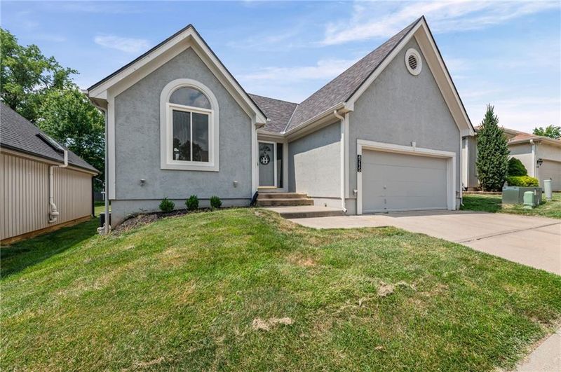 4715 NW 59th Ct, Kansas City, MO 64151