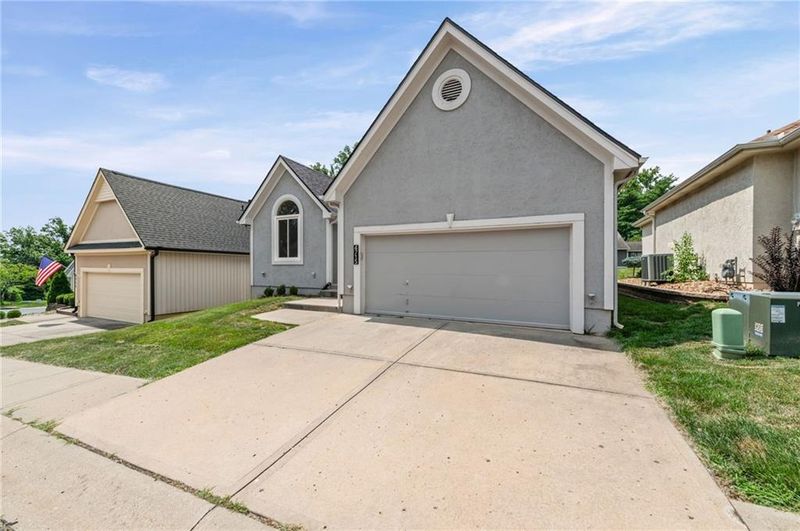 4715 NW 59th Ct, Kansas City, MO 64151