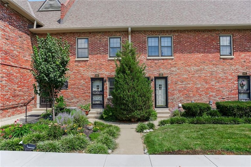 8363 Somerset Dr #8363, Prairie Village, KS 66207