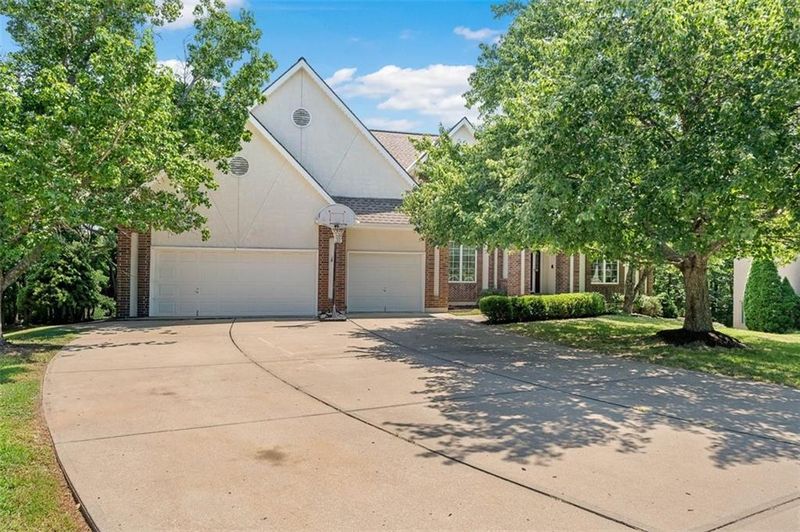 22918 NW Ashford Ct, Blue Springs, MO 64015