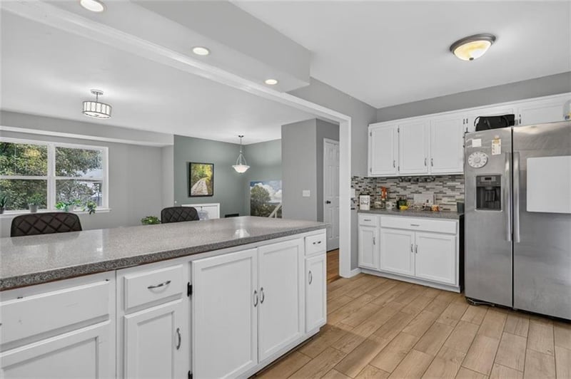 15821 W 152nd Ter, Olathe, KS 66062