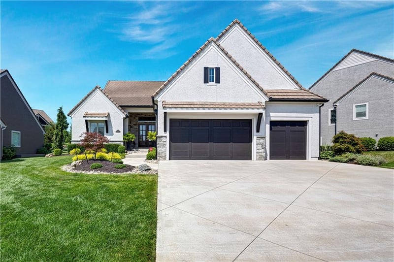 14940 Chadwick St, Overland Park, KS 66224