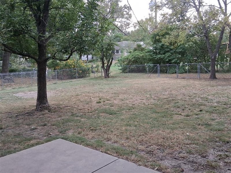 1324 S Oak St, Ottawa, KS 66067