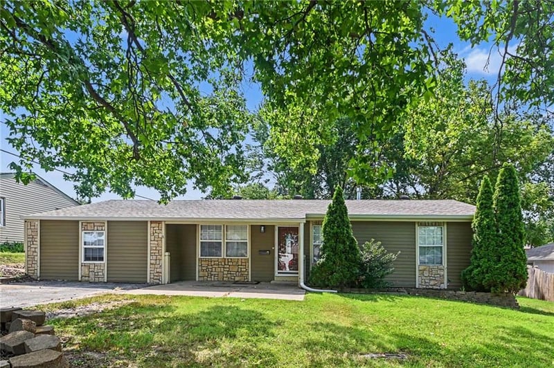11111 E 36th St, Independence, MO 64052