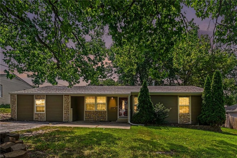 11111 E 36th St, Independence, MO 64052