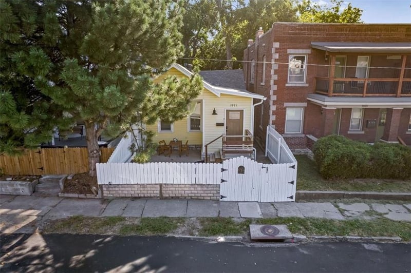 3921 Central St, Kansas City, MO 64111