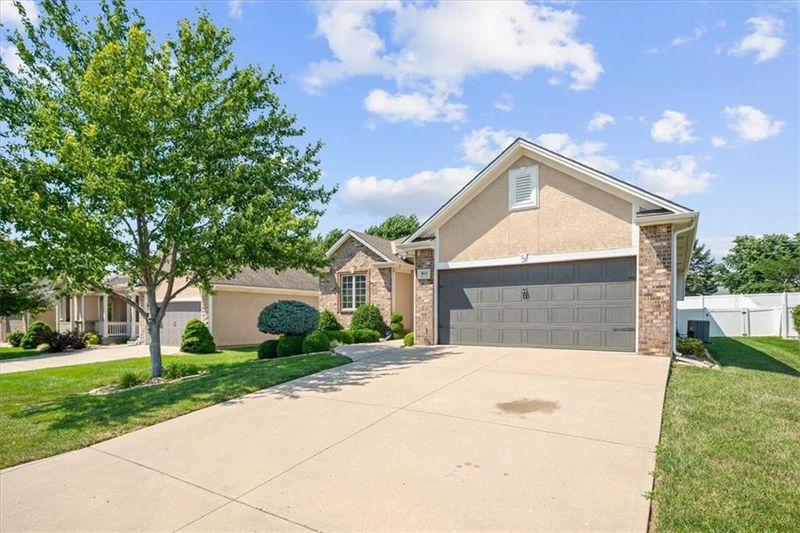 804 NW Cedar Ln, Grain Valley, MO 64029