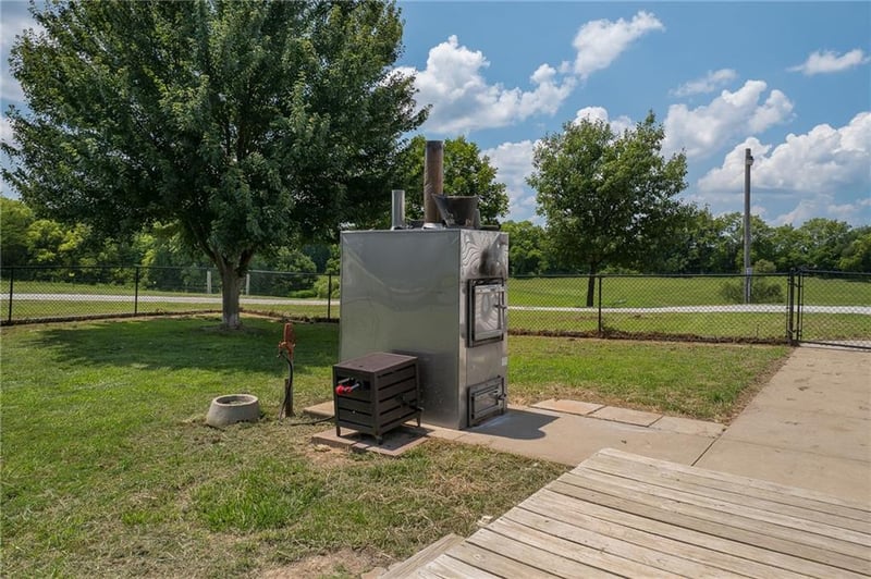 10700 SE Crabapple Rd, Agency, MO 64401