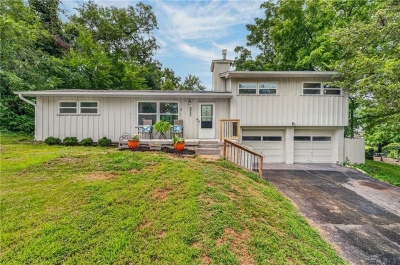 6922 NW 68th Ter, Kansas City, MO 64152