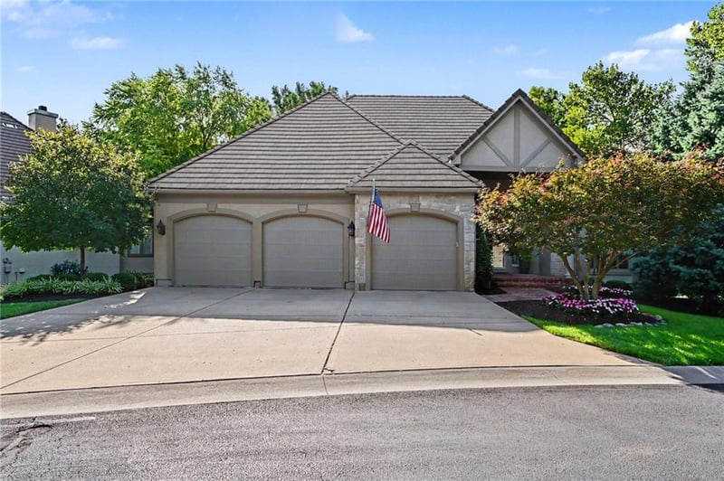 11359 El Monte Ct, Leawood, KS 66211
