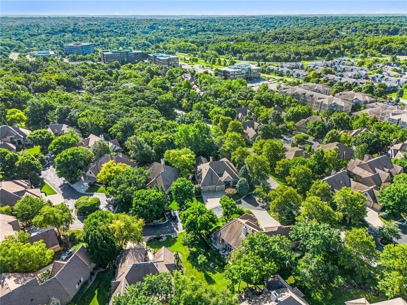 11359 El Monte Ct, Leawood, KS 66211