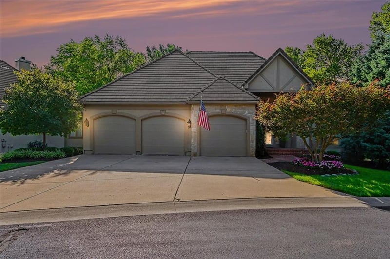 11359 El Monte Ct, Leawood, KS 66211